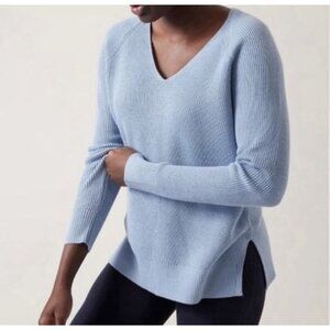 ATHLETA Women’s Hanover Merino Wool Blend V-Neck Knit Sweater Blue Small Winter